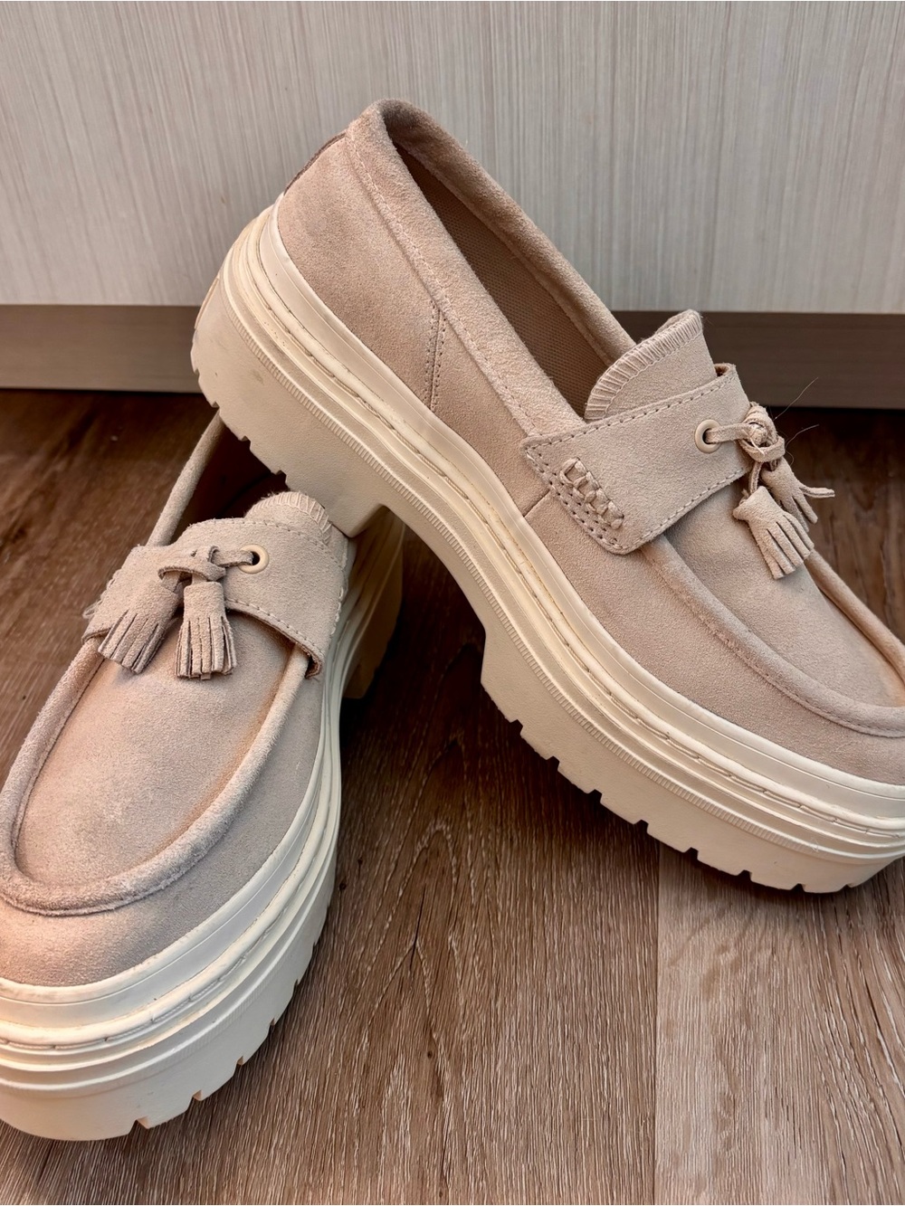Converse Platform Tassel Loafers in Light Beige - Women